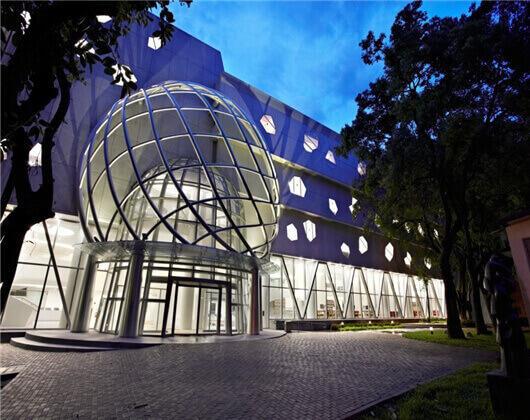 英国创意艺术大学(合作模式:一学期交换/2+2/3+1/直升硕士)